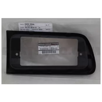 Lámpa keret lökhárítóhoz Nissan Patrol Y61 jobb oldali