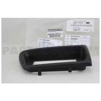 Lámpa keret lökhárítóhoz Nissan Patrol Y61 bal oldali