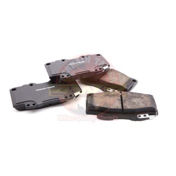   Terrain Tamer Kerámia fékbetét készlet első VSC nélküli 297 mm átmérőjű féktárcsával szerelt modellekhez (Disc Pad Set Frt Ceramic Without Vsc 297Mm Dia Disc) Toyota Hilux GGN 25 KUN 25 26 2005->