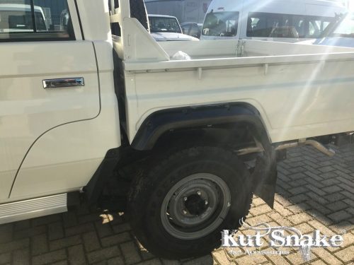 Kut Snake műanyag sárvédő szélesítés Toyota Land Cruiser 79 pick-up dupla fülke 2007-> 50mm (Hátsó szett)