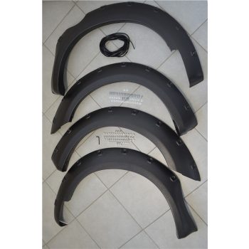   Snake4x4 Sárvédő szélesítés Nissan Navara D40 20 cm 4 ajtós